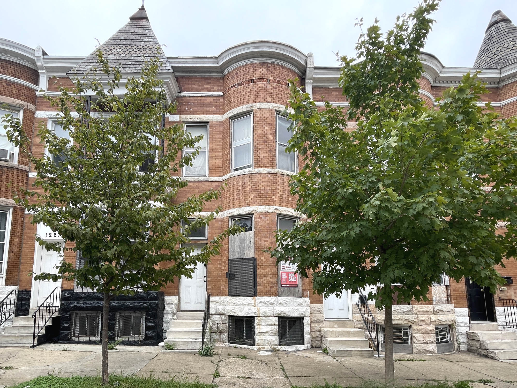 1225 N. LUZERNE AVENUE