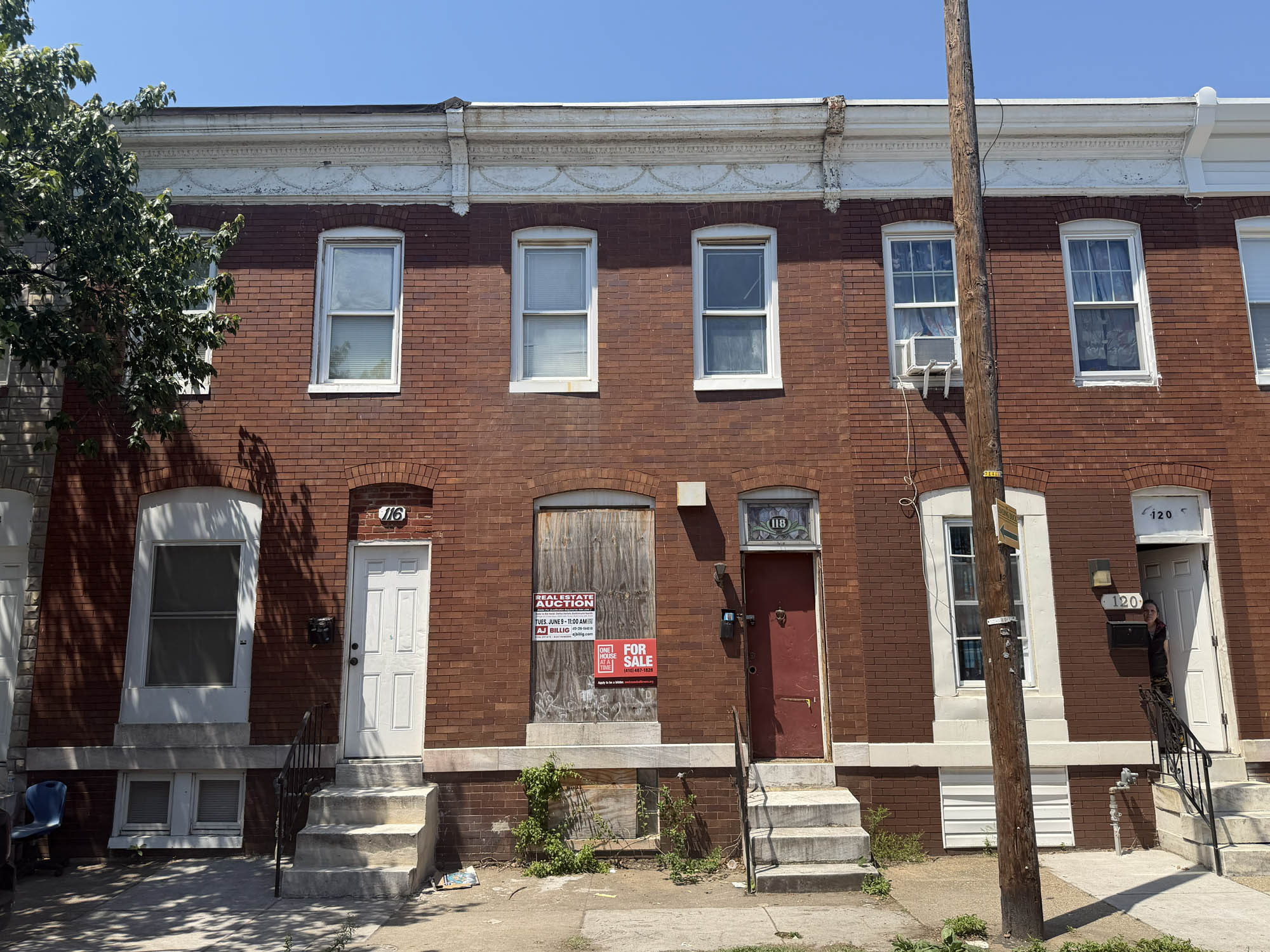 2425 E. Hoffman Street