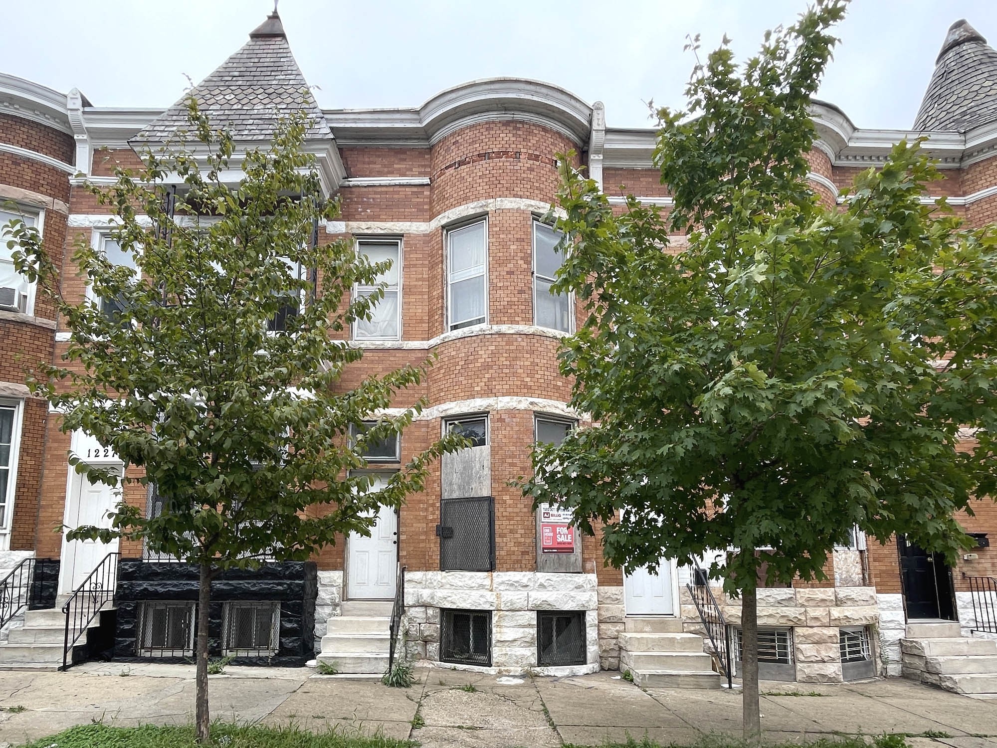 1225 N. LUZERNE AVENUE