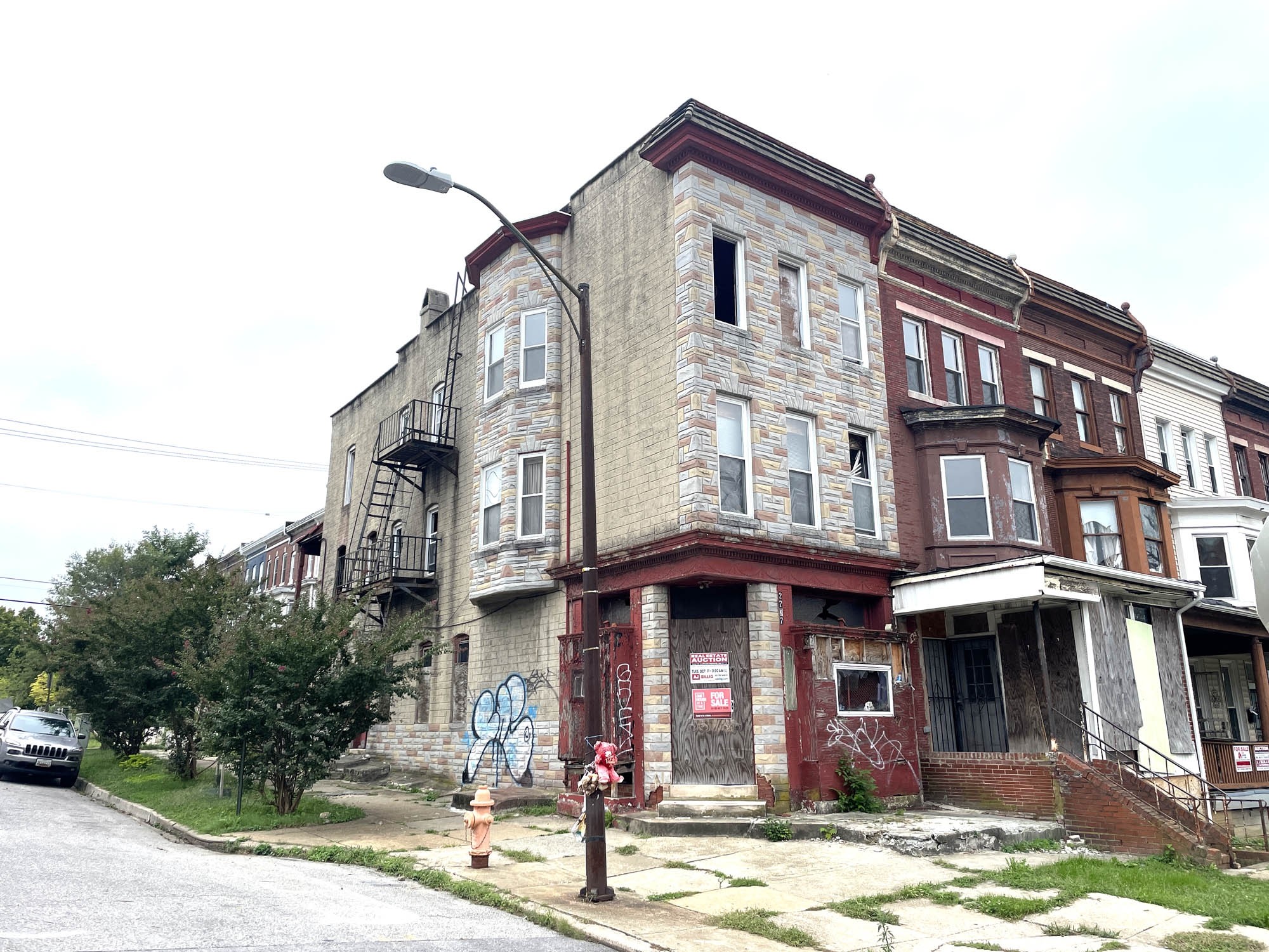 2737 W. NORTH AVENUE