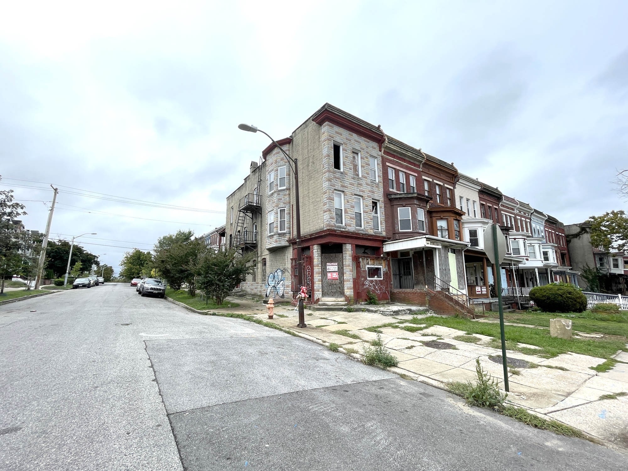 2737 W. NORTH AVENUE
