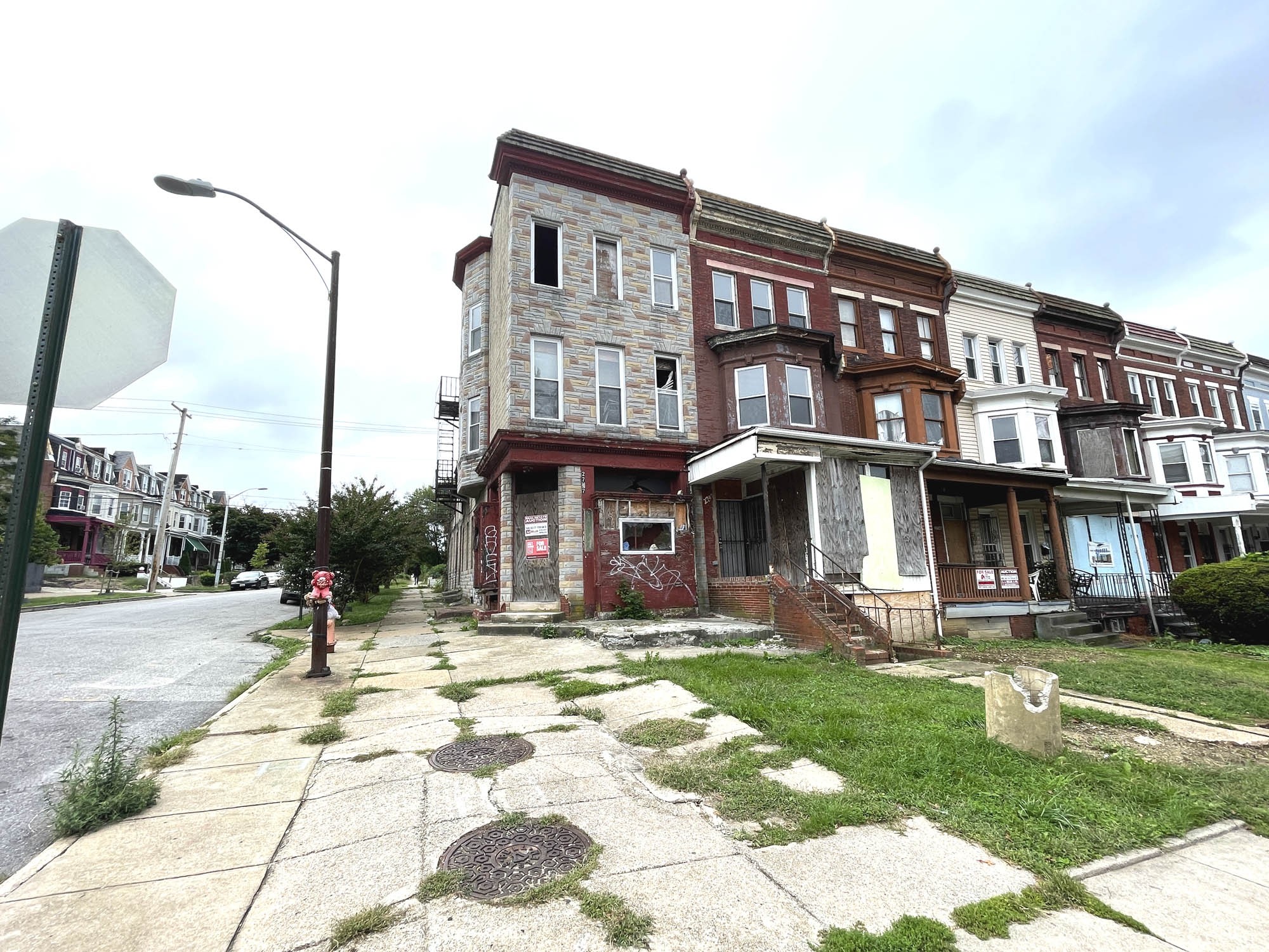 2737 W. NORTH AVENUE