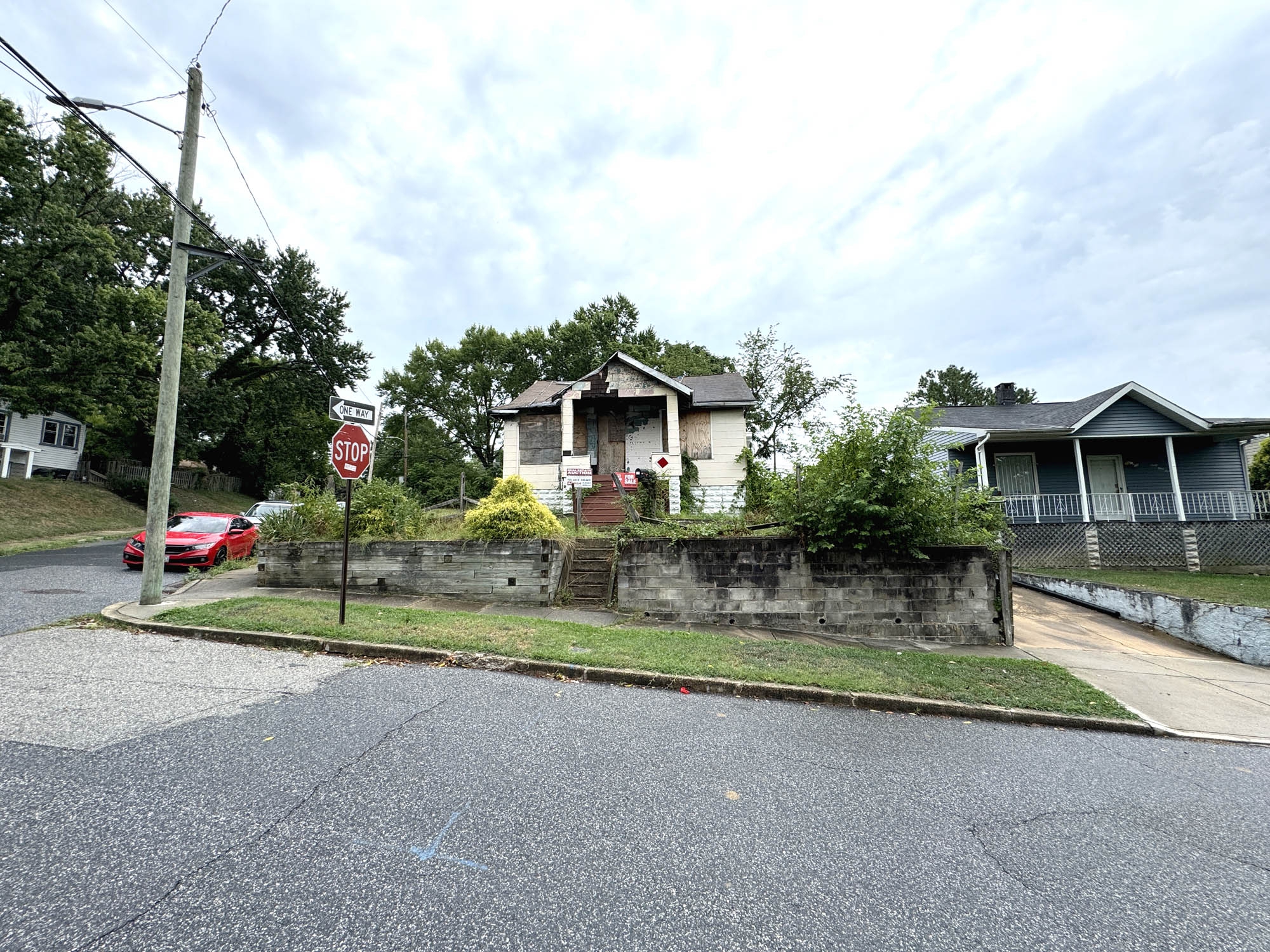 6117 Fair Oaks Avenue