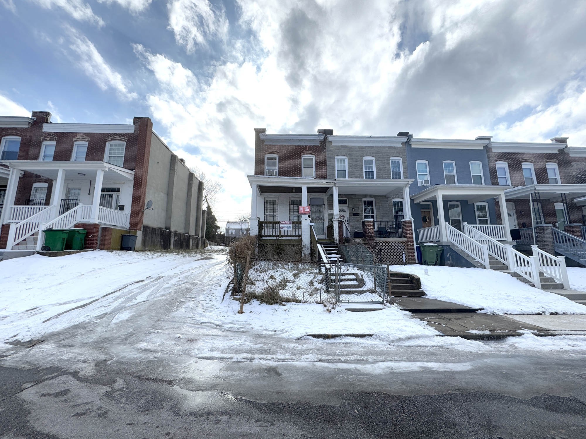 711 1/2 McCabe Avenue