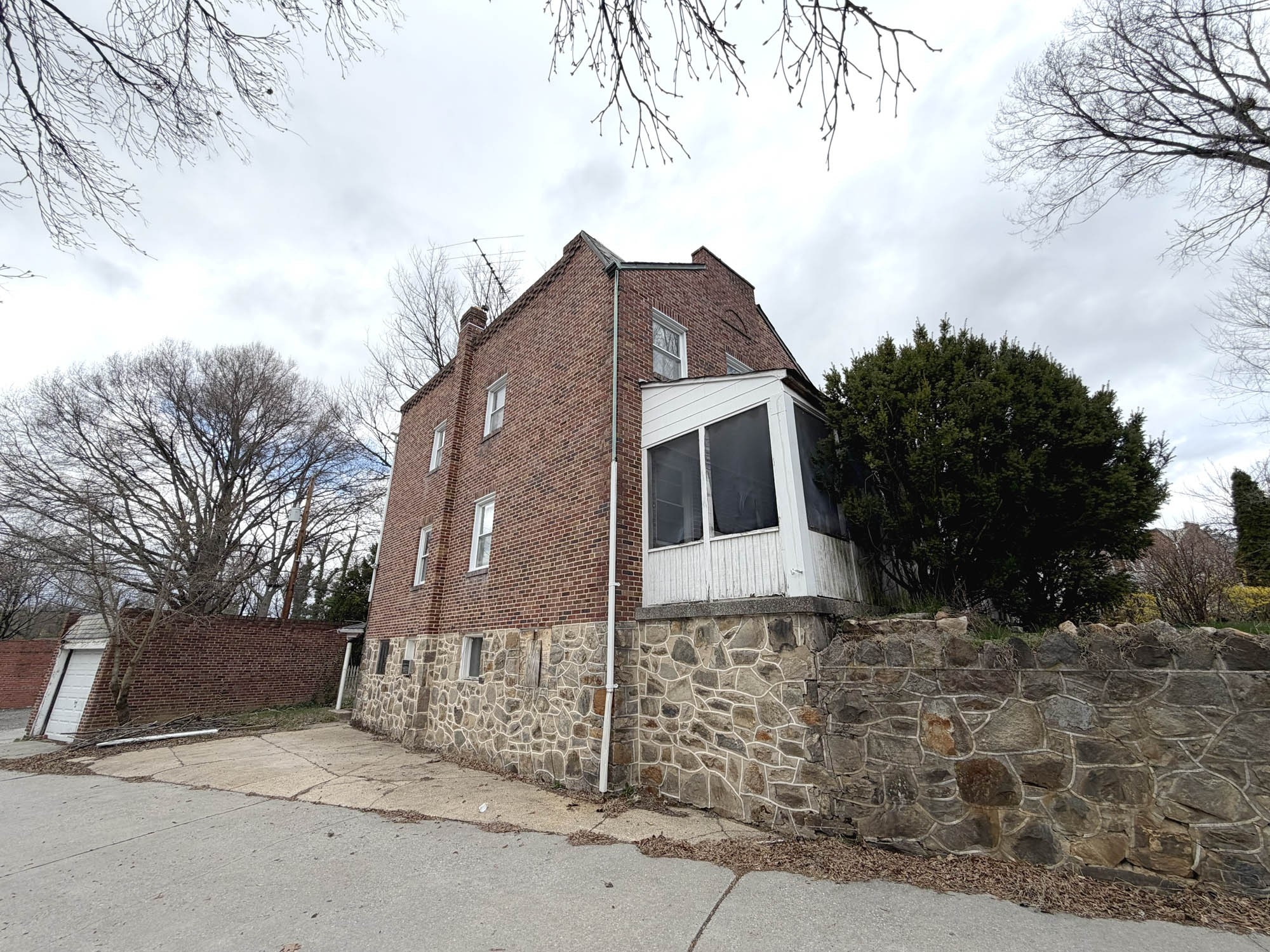 600 Highwood Drive