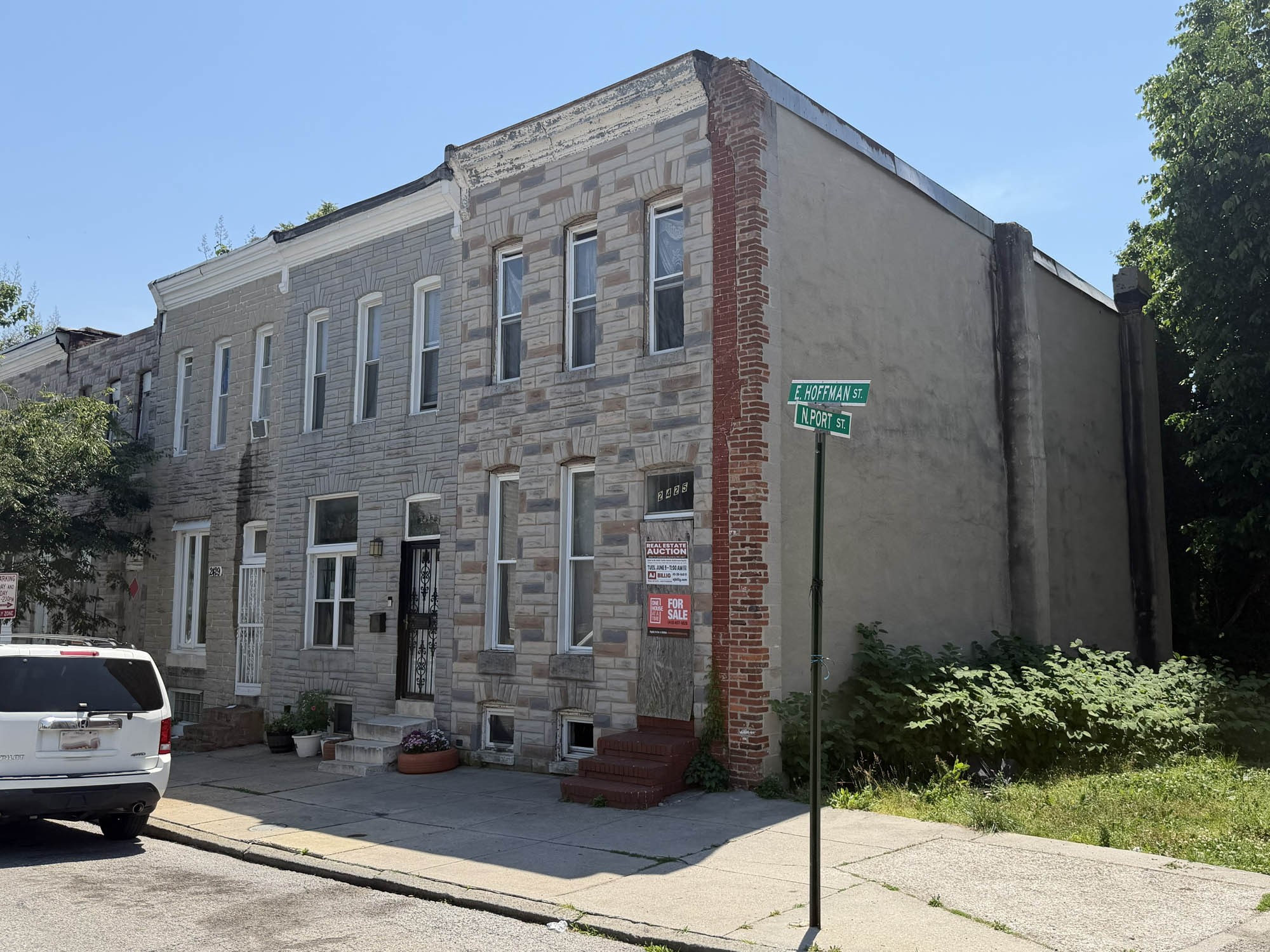 2425 E. Hoffman Street