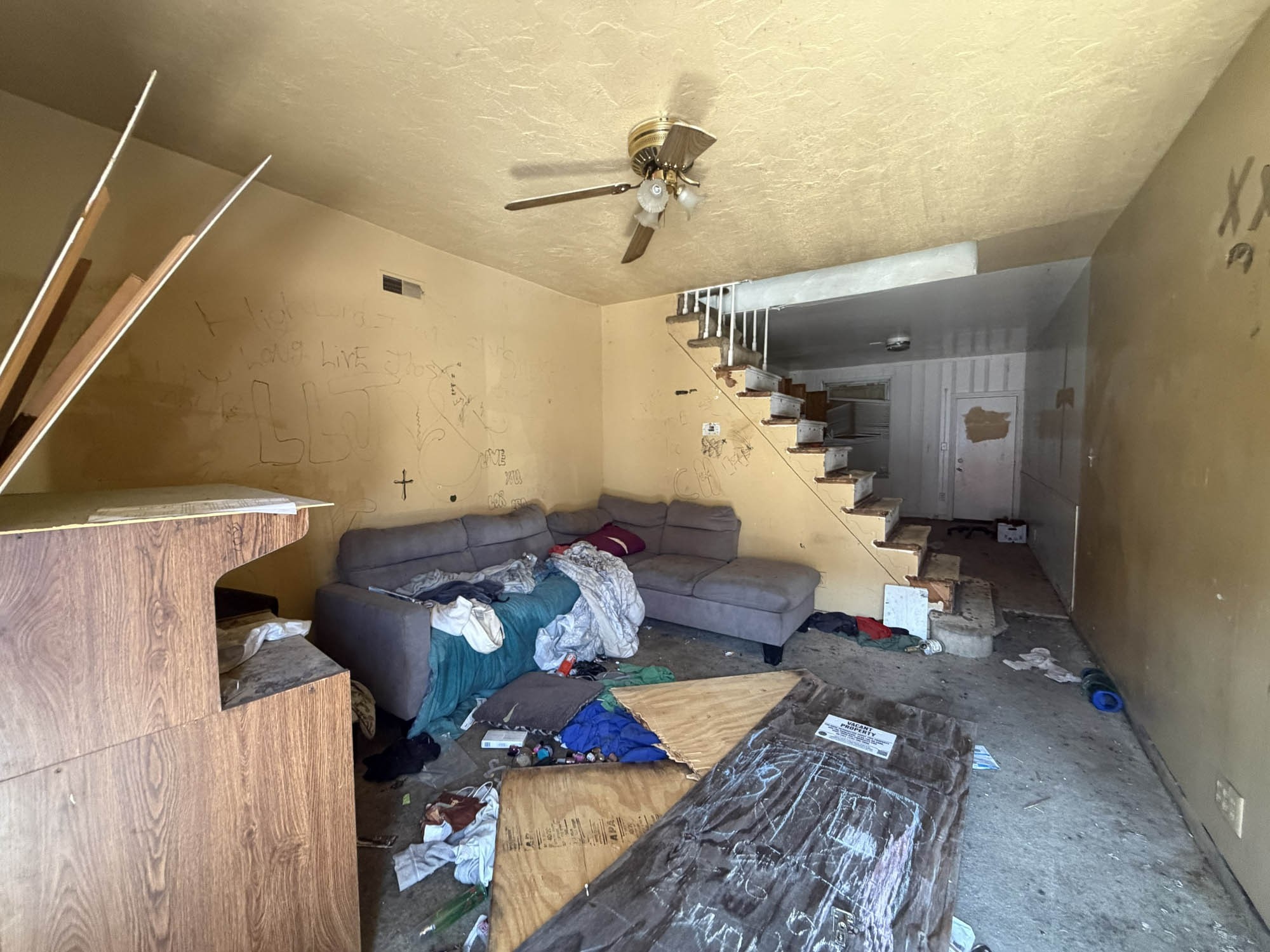 2425 E. Hoffman Street